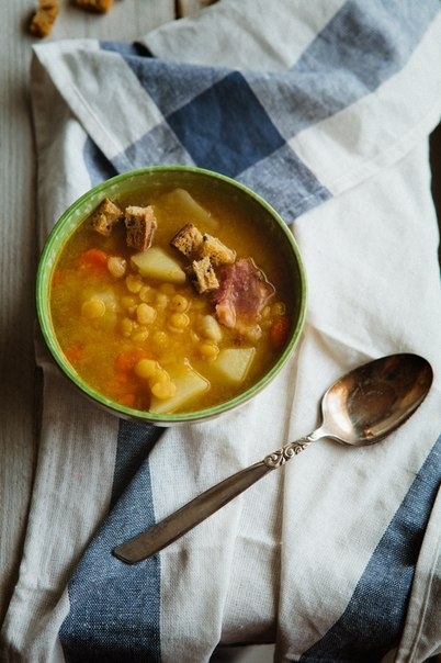 Гороховый суп с крутонами. Гороховый суп с крутонами.