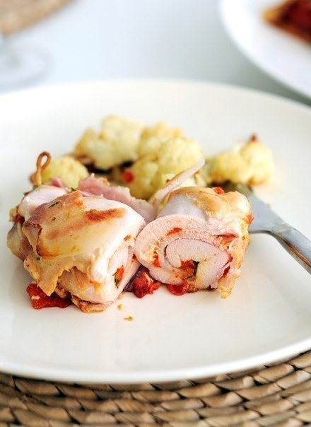 Рулетики из куриной грудки.