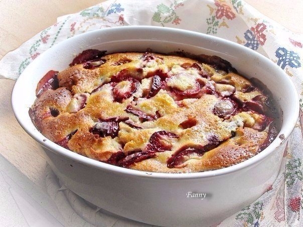 Очень нежная, пышная, ароматная шарлотка со сливами