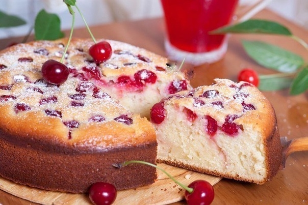 БЕЗУМНО ВКУСНЫЙ ПИРОГ С ВИШНЕЙ НА КЕФИРЕ