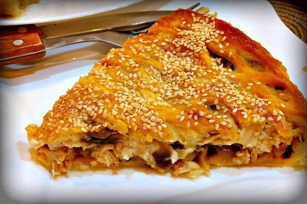 Вкуснейший пирог с курицей и грибами