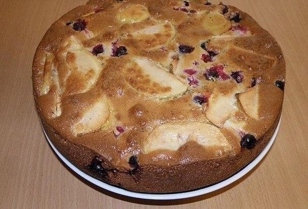 ВКУСНЕЙШАЯ ПЫШНАЯ ШАРЛОТКА.