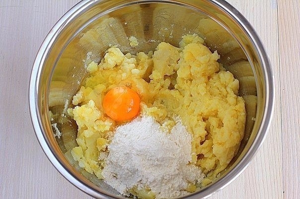 Вкуснейший рецепт картофельных зраз с грибами.