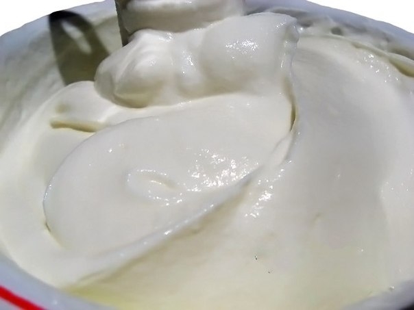 квашеное молоко. сметана для закваски молока. простокваша из молока. сметана из простокваши. варенец простокваша.