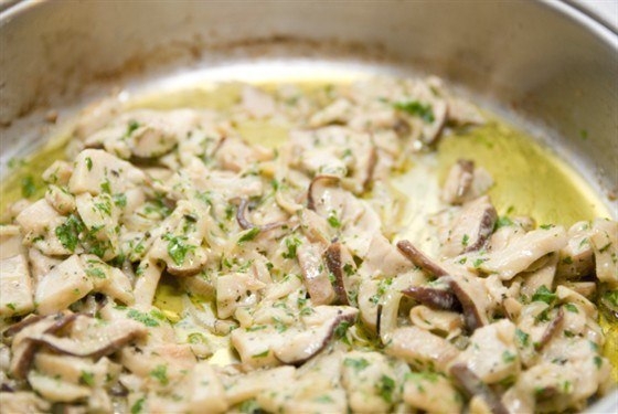 Куриные кармашки с грибами и беконом