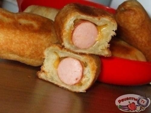 "Ленивые пирожки с сосисками и сыром"