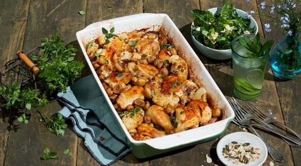 ЦЫПЛЕНОК С ЦВЕТНОЙ КАПУСТОЙ И ГРИБАМИ