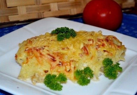 ЗАПЕЧЁННОЕ КУРИНОЕ ФИЛЕ В СОУСЕ