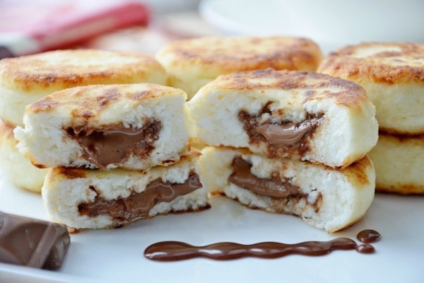 Сырники с начинкой в овсяной панировке Сырники с начинкой в овсяной панировке