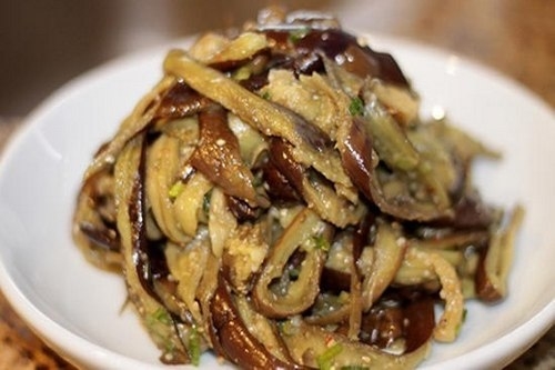 Салат по-корейски из баклажанов с кунжутом