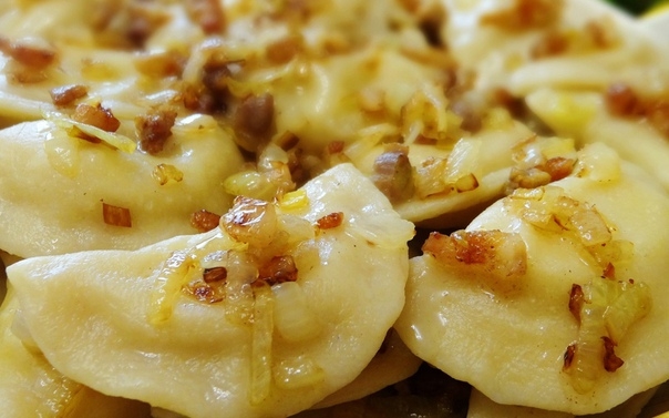 ВАРЕНИКИ СО ШКВАРКАМИ ВАРЕНИКИ СО ШКВАРКАМИ