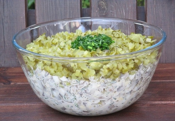 ГРИБНОЙ САЛАТ С СОЛЁНЫМИ ОГУРЦАМИ И ЯЙЦАМИ⠀ ГРИБНОЙ САЛАТ С СОЛЁНЫМИ ОГУРЦАМИ И ЯЙЦАМИ⠀