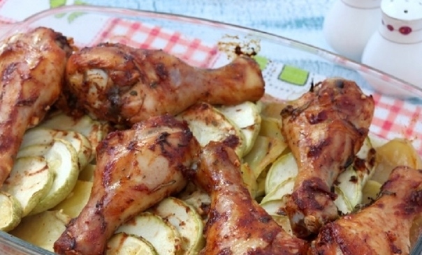 КУРИЦА С КАБАЧКАМИ В ДУХОВКЕ