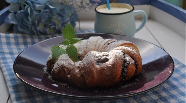 Булочки-веночки с джемом Булочки-веночки с джемом