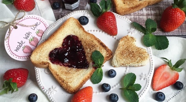 Тосты с сердечками Тосты с сердечками