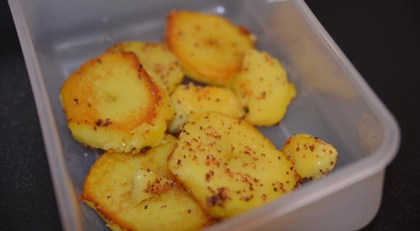 Поджаренный картофель с чесноком Поджаренный картофель с чесноком