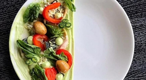 Салат с макрелью и паприкой Салат с макрелью и паприкой