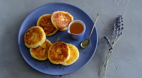 Нежные сырники с изюмом