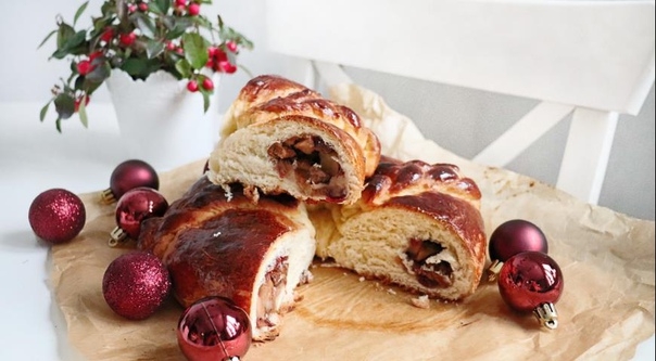 Чудесный пирог с томлеными яблоками и вяленой клюквой