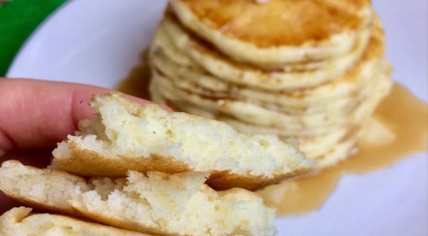 Пушистые молочные панкейки (американские оладьи) на блиннице