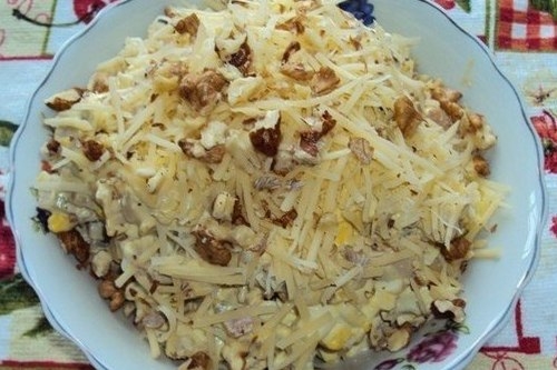 Мясной салат «Сытый гость»