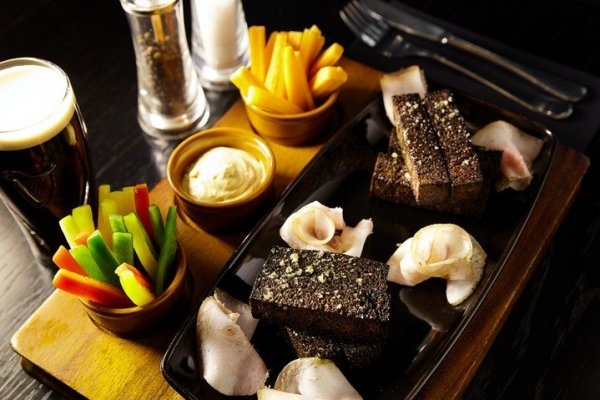 Бородинские гренки с чесночным маслом в духовке Бородинские гренки с чесночным маслом в духовке