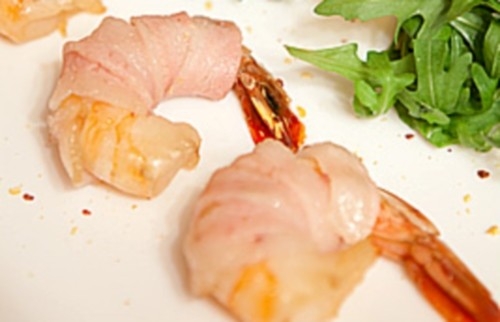 Креветки в беконе запеченные в духовке