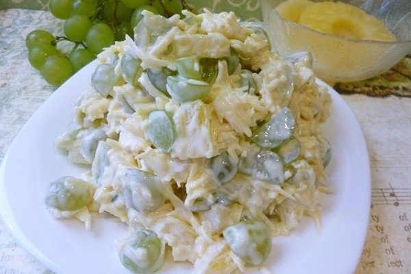 Салат «Французских цыган» с ананасом