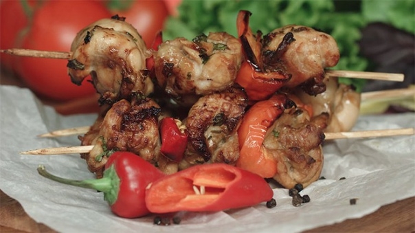 Мини-шашлычки с острым перцем Мини-шашлычки с острым перцем