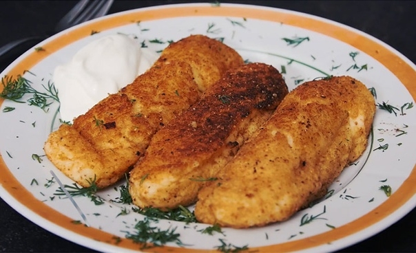 Картофельные пирожки с колбасой