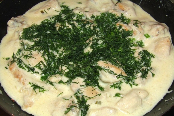 Куриная грудка в соусе из плавленого сыра