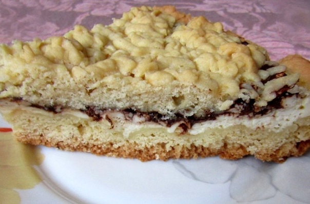 Тёртый пирог с творогом и шоколадом