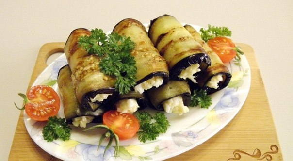 Рулетики из баклажанов с сыром и чесноком Рулетики из баклажанов с сыром и чесноком
