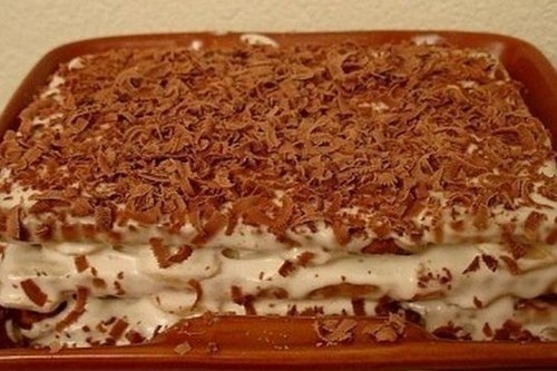 Торт из сахарного печенья с бананом