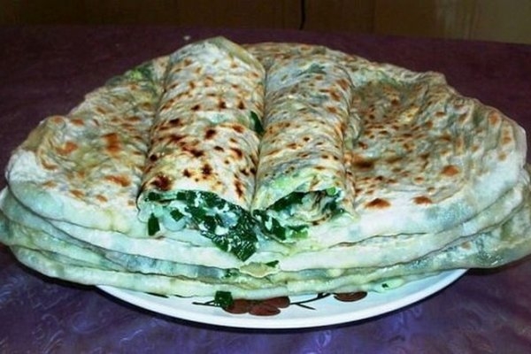 Афарар с зеленью и сыром