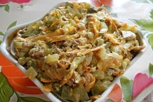 Салат «Обжорка» с говядиной и грецкими орехами Салат «Обжорка» с говядиной и грецкими орехами