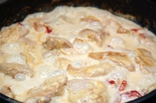 Куриные грудки в сливках в мультиварке