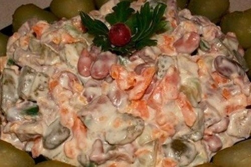 Салат «Околица» с говядиной