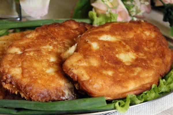 Отбивные из куриного филе с сыром и зеленью Отбивные из куриного филе с сыром и зеленью