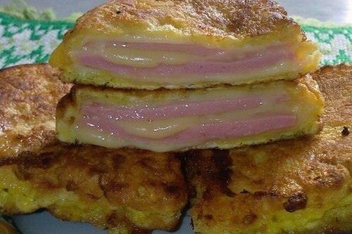 Колбаса с сыром в кляре