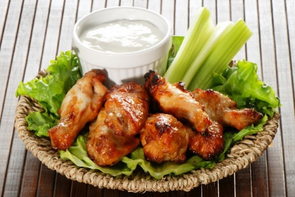 Куриные крылышки в сладковато-пряном маринаде