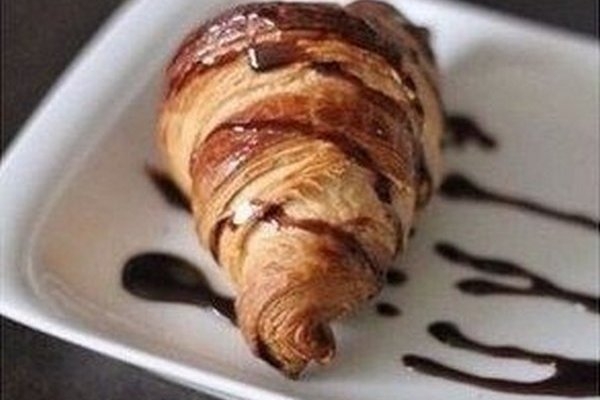 Круассаны с шоколадной начинкой к завтраку