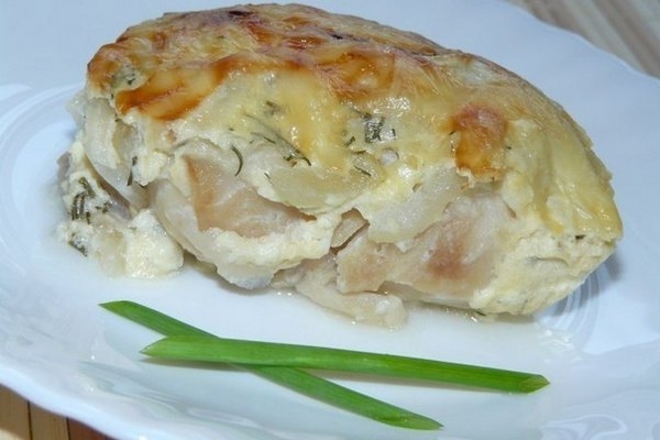 Рыба с сыром в сметане