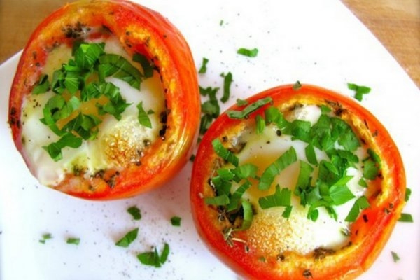 Яйца с сыром в помидорах Яйца с сыром в помидорах