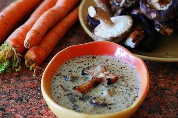 Сливочно-грибной суп-пюре с тимьяном