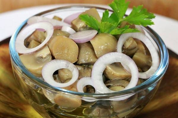 Вкусные маринованные шампиньоны на скорую руку
