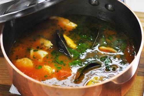 Уха по-итальянски с морепродуктами