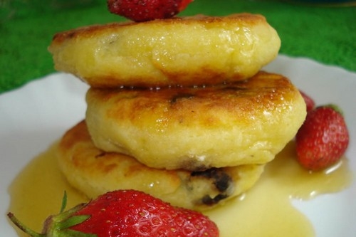 Сырники без муки под банановым соусом