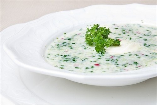 Ботвинья на сыворотке и кислом молоке