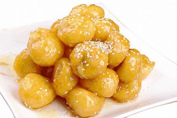 Банан в карамели на десерт